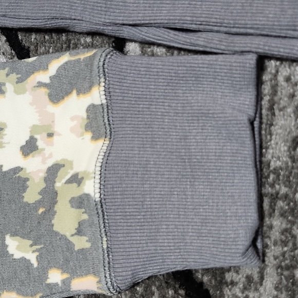 BKE LEOPARD PRINT SIDE VENTS OVERSIZED GRAY RIBBED TRIM SWEATSHIRT XL - Picture 10 of 12